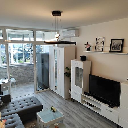 Apartment Zara With Garage エクステリア 写真